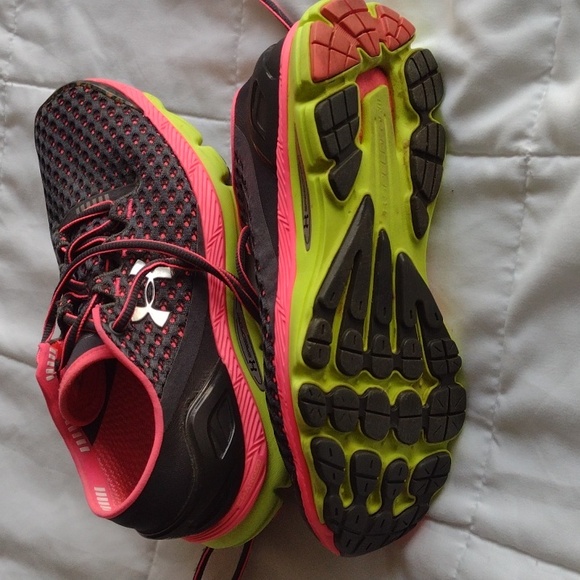 Under Armour Women's speed form gray- pink running - Picture 9 of 11